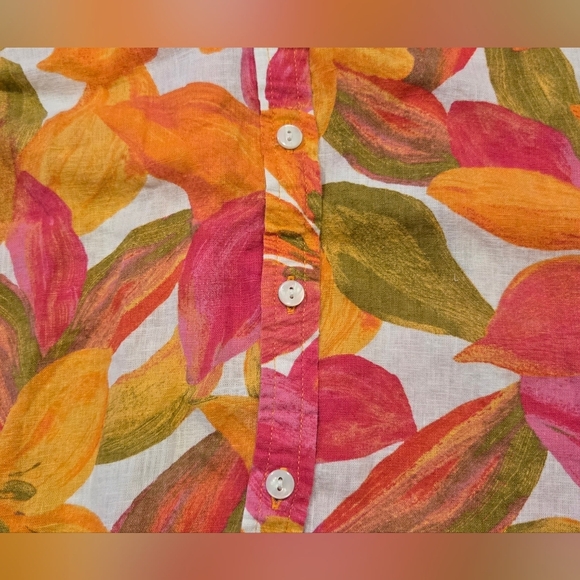 Time and Tru Floral Button-Up Shirt - Picture 2 of 8